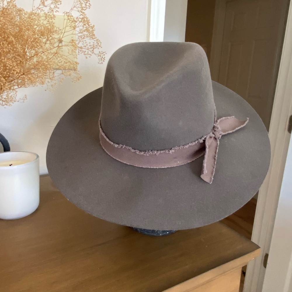 Olive and Pique Wool Hat